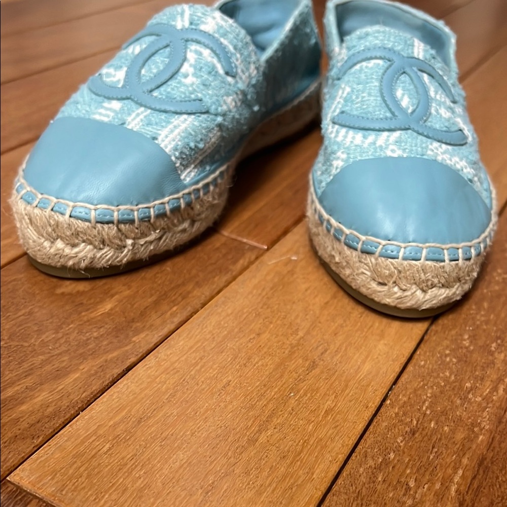 New CHANEL turquoise espadrilles size 37 - Picture 6 of 9